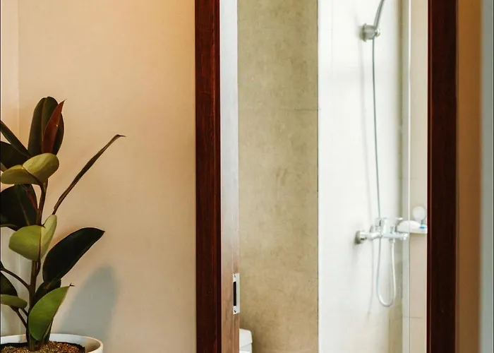 Spacious 1-br Near Bgc W Pool And Gym